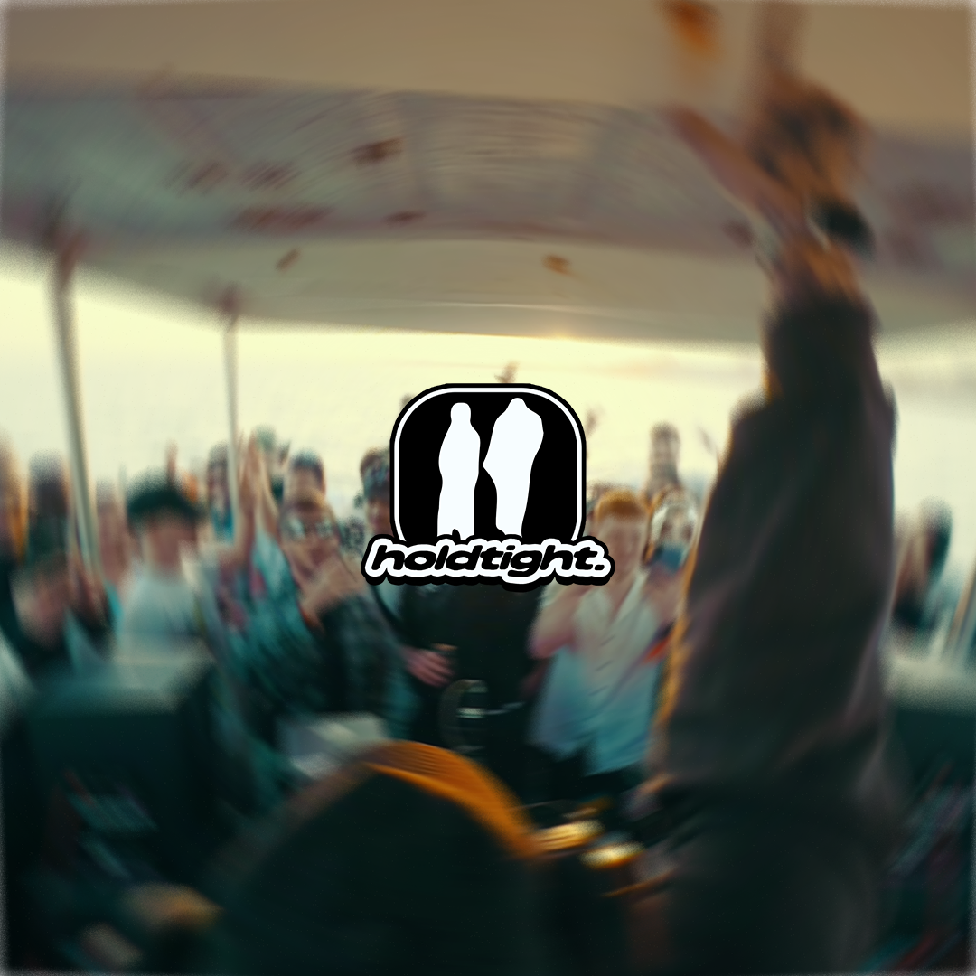 holdtight. BOAT PARTY 🌊🛥️